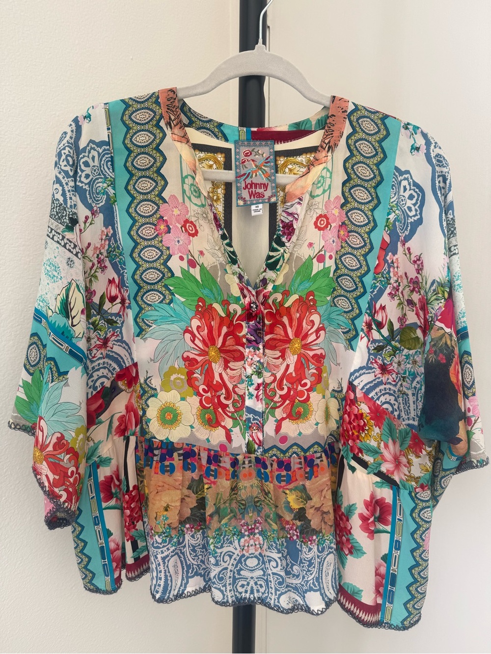 Gorgeous Johnny Was 100% Silk Multicolor Floral V-Neck Top XS